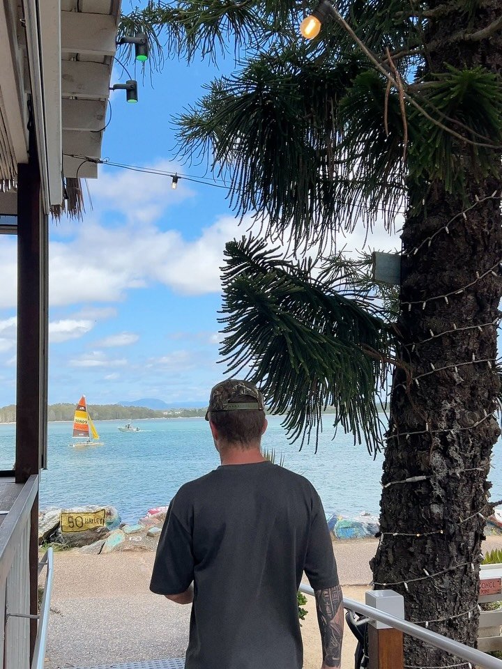 our WKND @ LS

sunny side up, lotsa jugs, Sunday sesh&rsquo;s, pistachio + raspberry + matcha (cayooot) 🌺

Wednesday 3:30 &mdash; 6:30pm @mitchburgessmusic will be joining us for a laidback sesh 

see you at your spot x

#littleshack #portmacquarie 