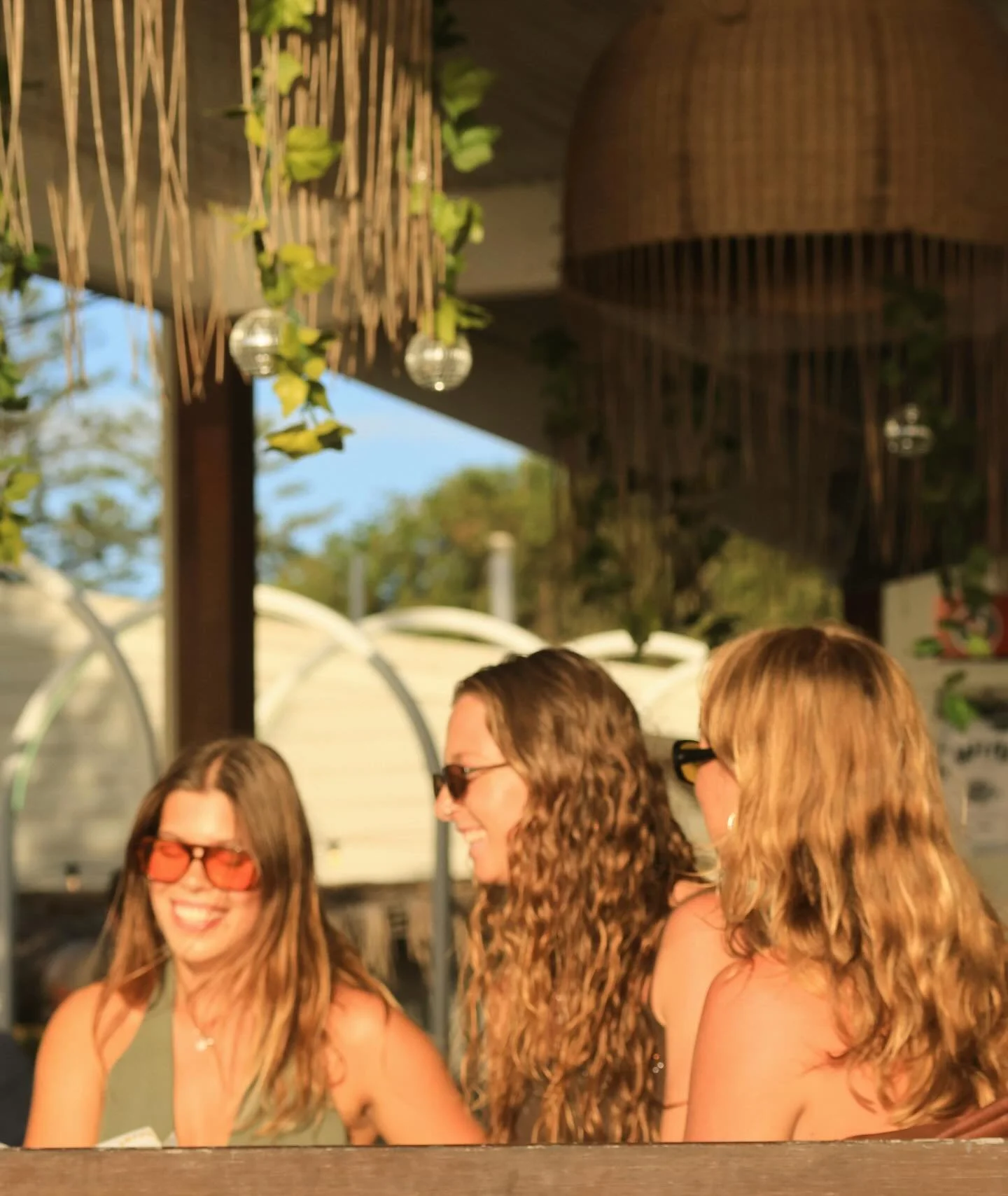 this wknd @ LS
+ friday // fin key 4:30pm
+ sunday // charlie oderry 3:30pm

drift in and stay for a bit&hellip;

#littleshack #portmac #bar #nsw