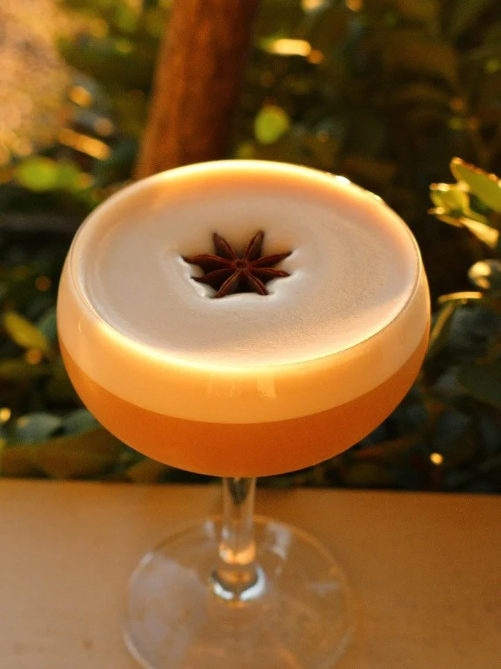 something hot. something cold. winter menu is here&hellip; bbq + live music this arvo🔥

Spiced Pear Sour
+ Poire Williams brandy 
+ Three Wise Men Vodka
+ Chai
+ Lemon 
+ Whites 

#littleshack #portmac #cafe #bar