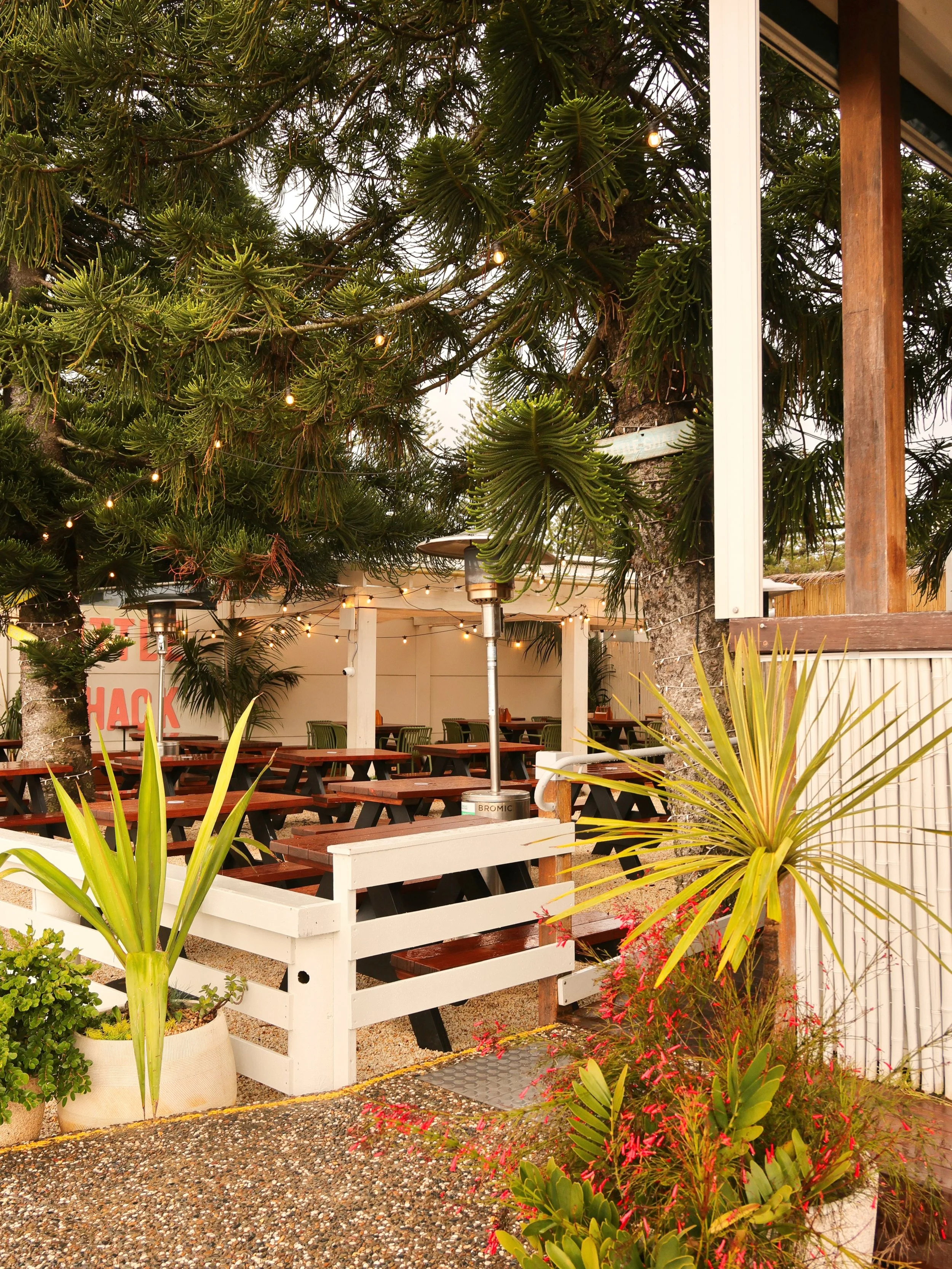 wknd vibes incoming&hellip; 

book a spot online x 

#littleshack #portmac #cafe #bar #nsw