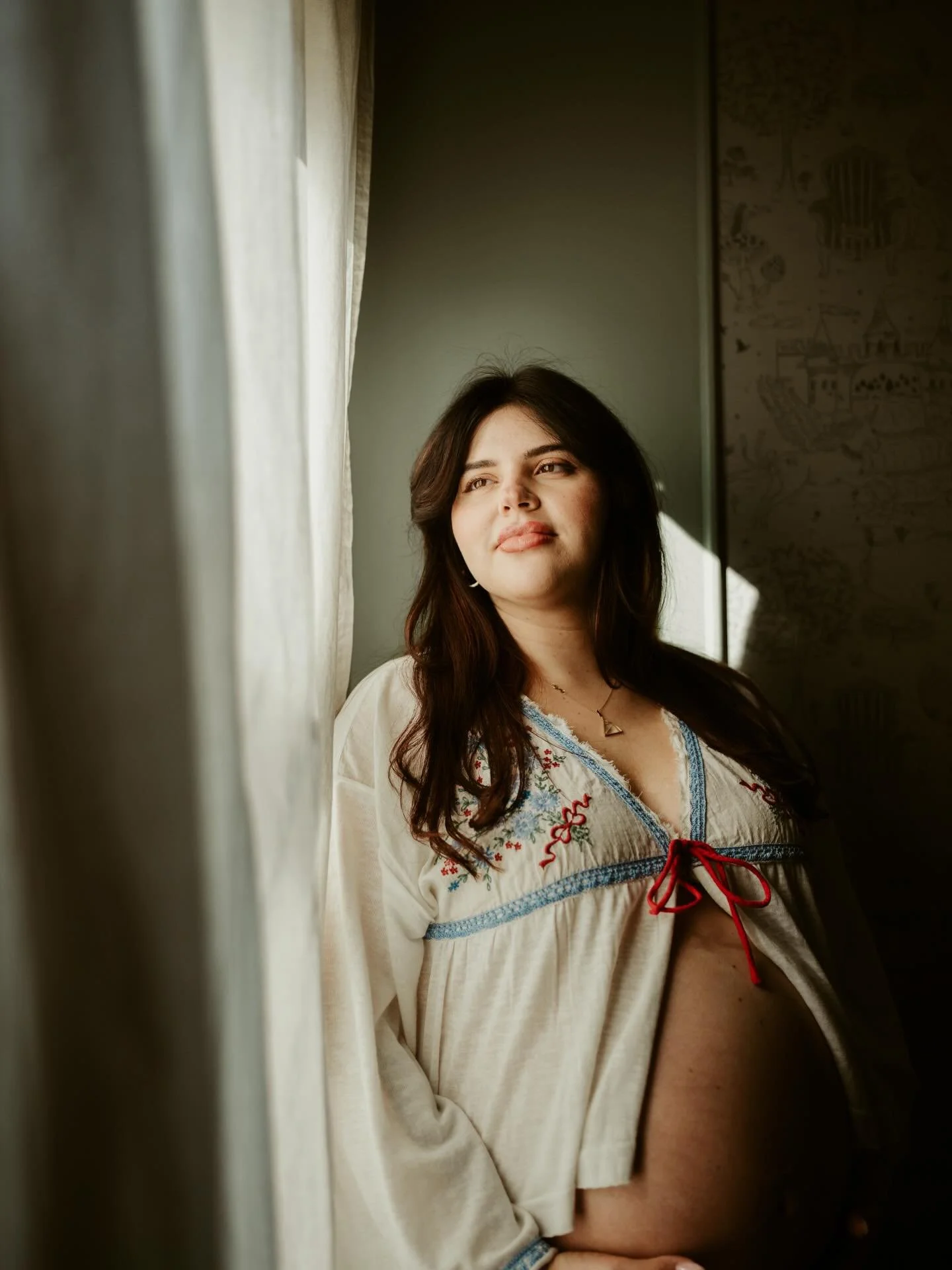 I had the most precious maternity session over the weekend🥹 so excited to film and photograph their birth🤍🫶