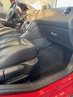 lavage et nettoyage interieur des sièges et tapis voiture. detailing à besançon et saint-vit