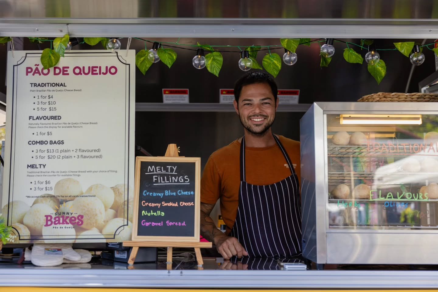 Sunnybakes, artisan Brazilian cheese and bread at the @eumundimarkets 

#markets #photography #cliohaus #StreetEats #FoodPhotography #LocalBusiness #SupportLocal