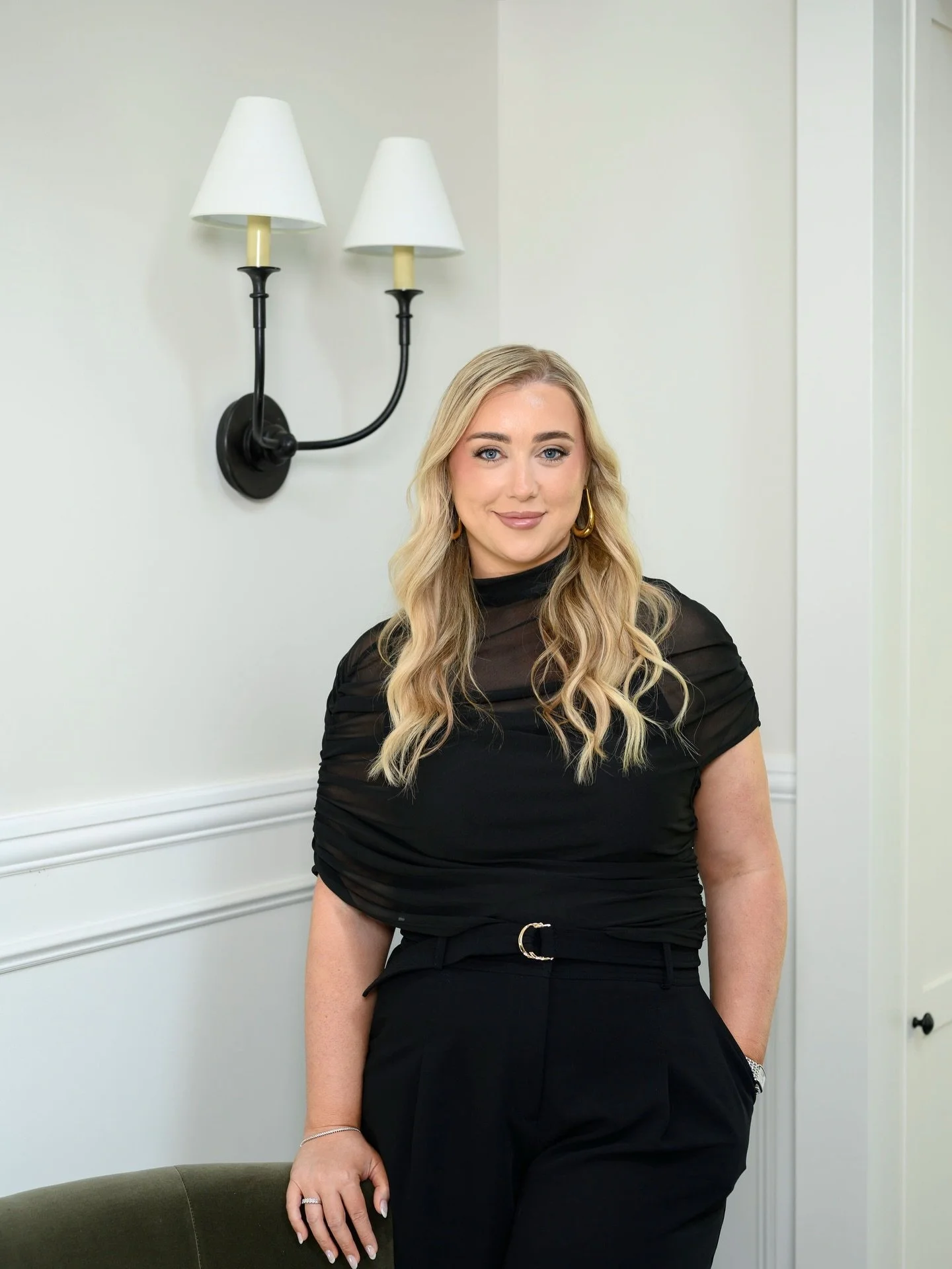 👋🏻 Hello, I&rsquo;m Brooke, founder and principal designer of Hunter Interior Design - a boutique studio grounded in the belief that true luxury lies in quality materials, considered details and exceptional craftsmanship. I work closely with truste