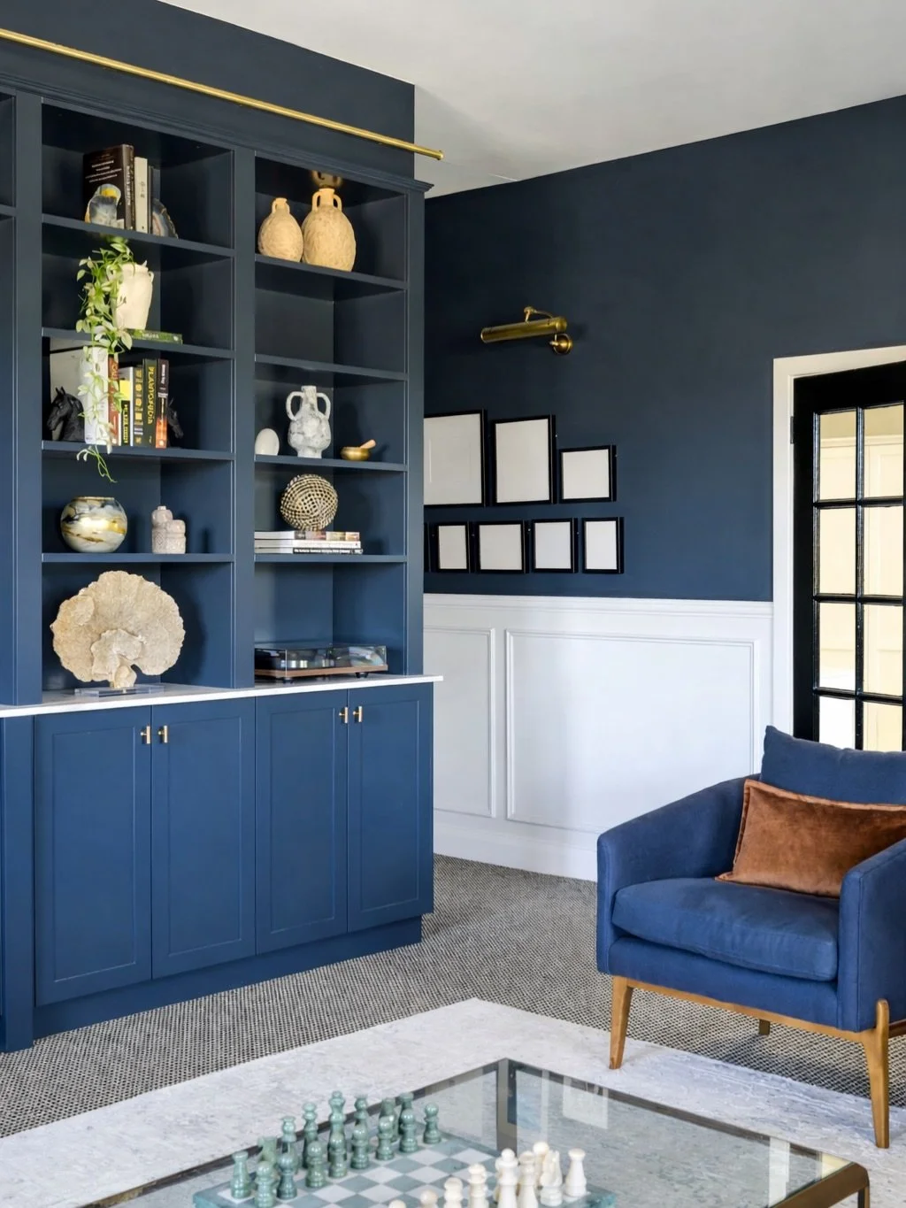 ✨ A quiet sense of continuity ✨
At Oakey Creek, brass becomes the thread that gently ties spaces together - from the walnut and brass ladder, through to the cabinetry hardware, picture lights illuminating the gallery wall, and softly echoed again in 