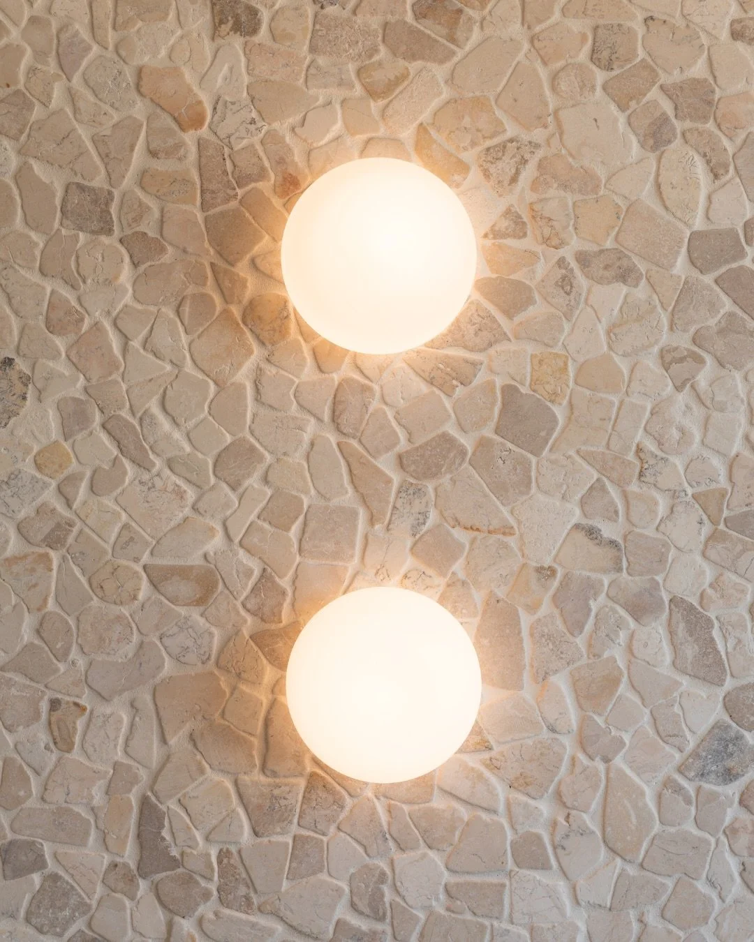 At Casa Loma, lighting became more than a functional element, it became part of the architecture itself.

A layered approach to illumination was carefully considered throughout the home, combining wall lighting, recessed LED strip lighting, pendants,