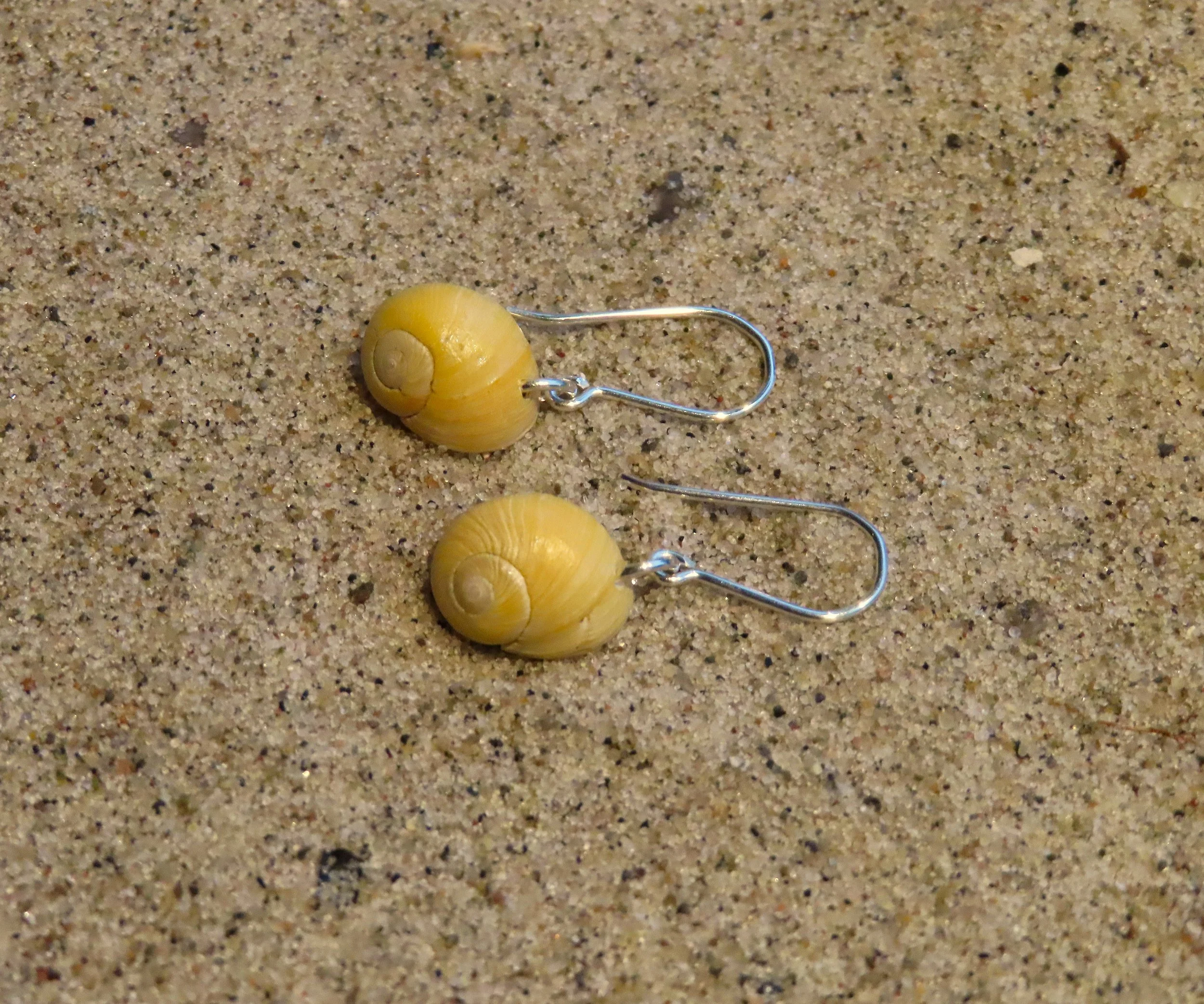 Gule strandsnegle sølvøreringe