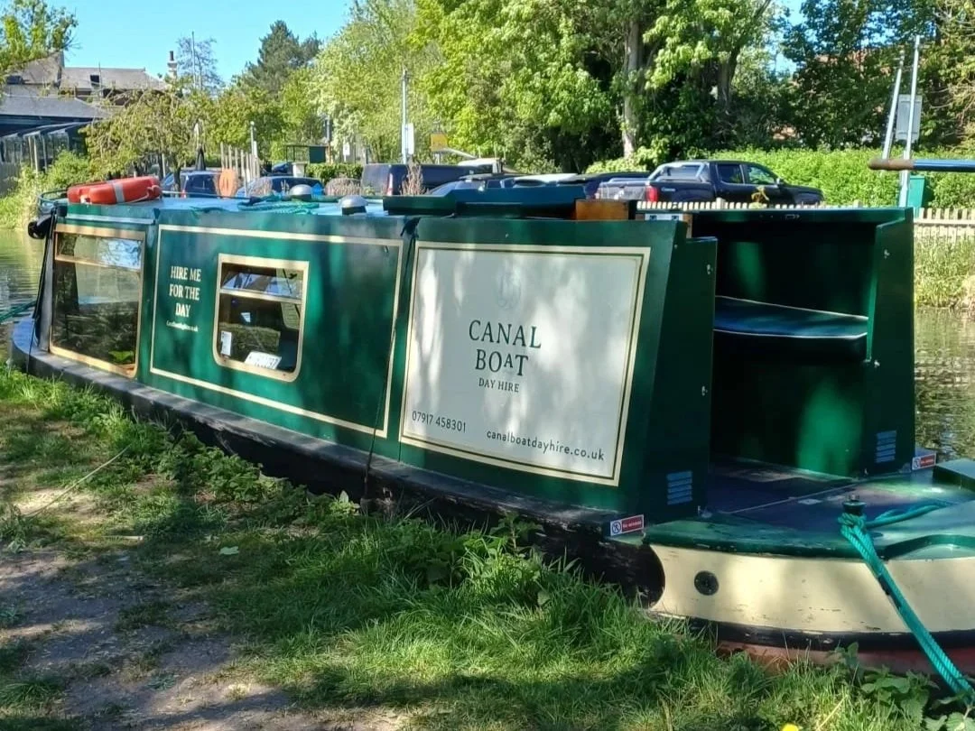 How to Moor a Canal Boat Safely and Confidently