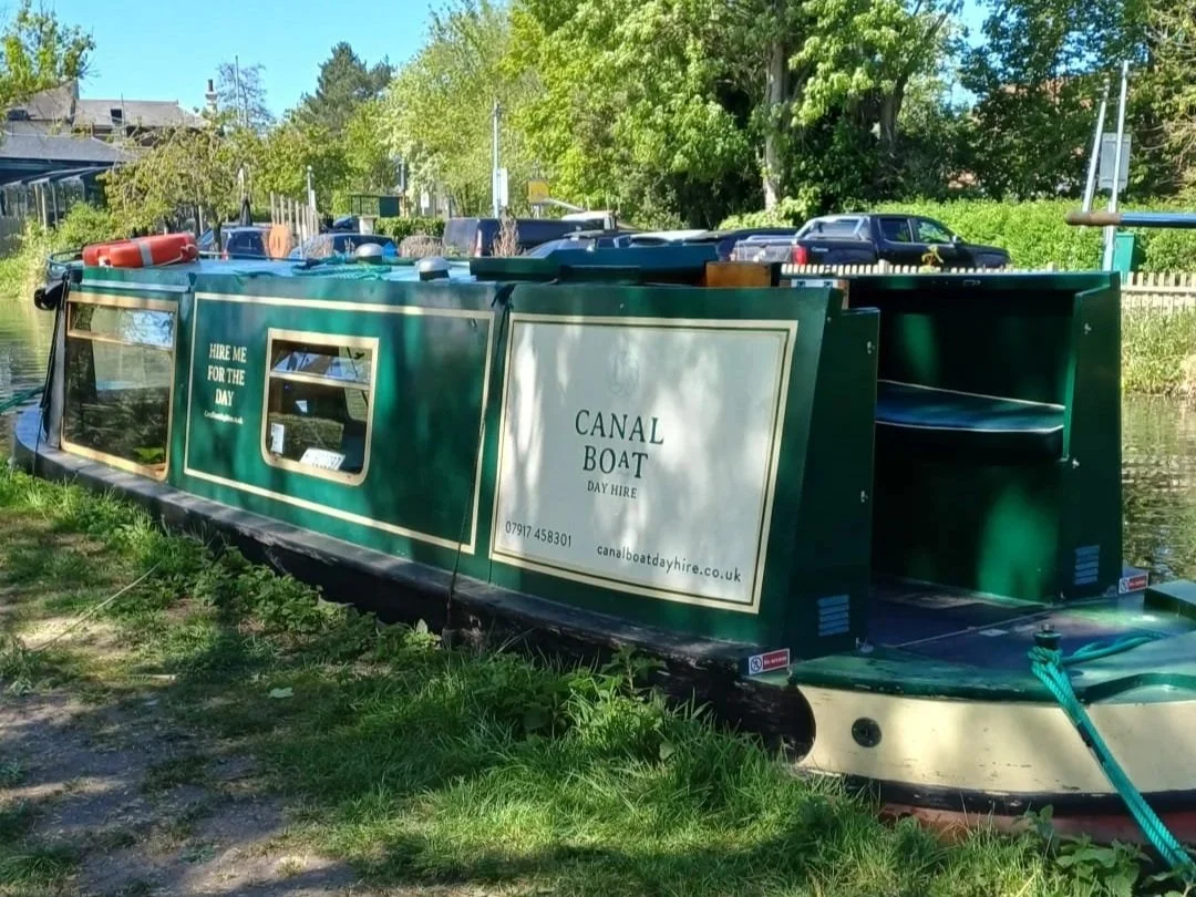 How Canal Boat Day Hire Helps People Switch Off