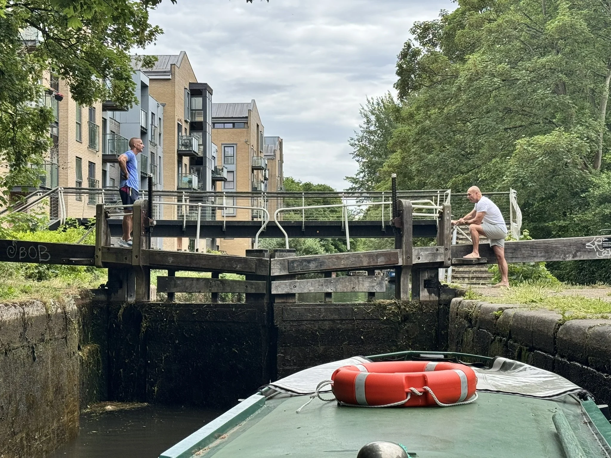 Canal Boat Hire Near Leighton Buzzard — Is Apsley Marina Worth the Drive?
