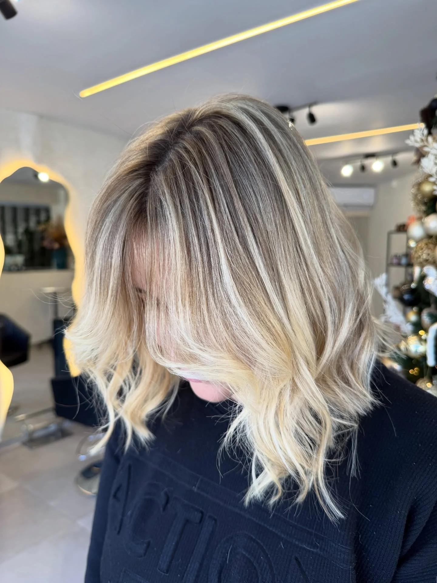 Save this for your next hair inspo✨ swipe ➡️ to see the before🌸 done by @liza___03.10