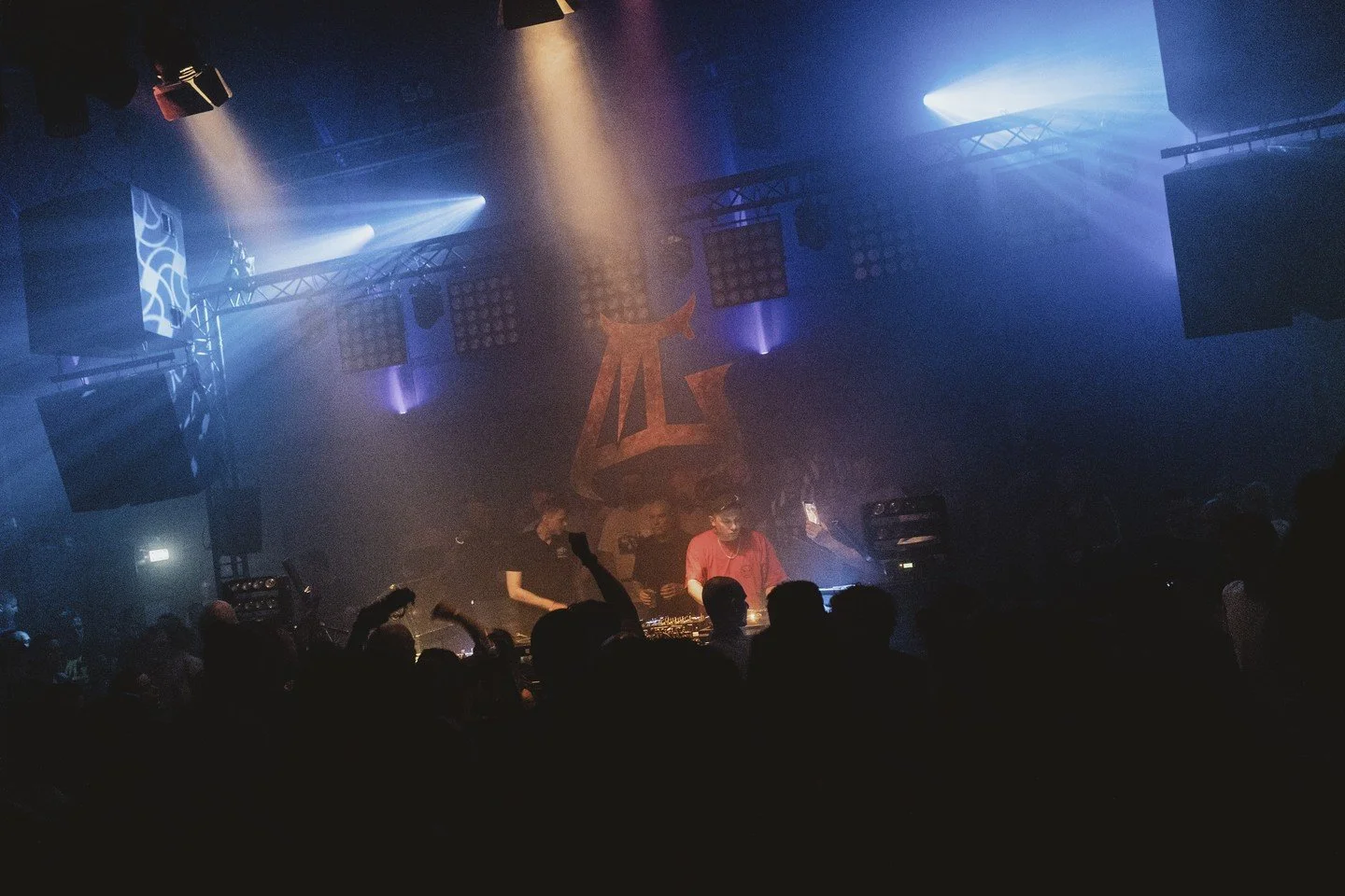 Tickets for Multigroove: House of God are live 🏛️

House of God is where we go back to the beginning. Oldschool, gabber, early hardstyle. This year with a vinyl-only area.

The first tickets have been claimed by our community and everyone who pre-re