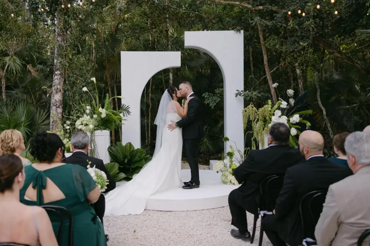 Modern black and white wedding