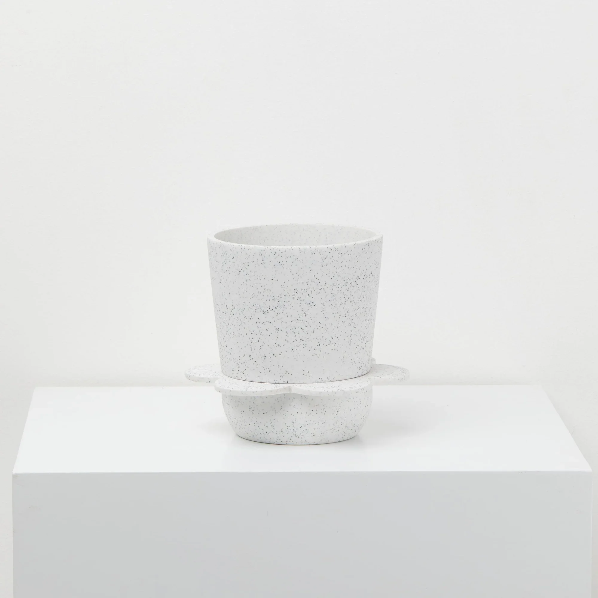 Spring_Pot-White_Agave_Speckle.jpg.webp