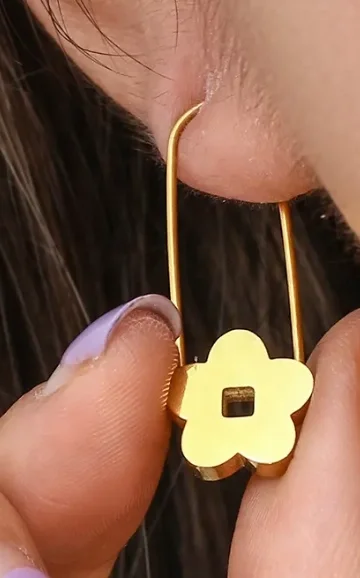 Blossom pin Hoop CU.webp