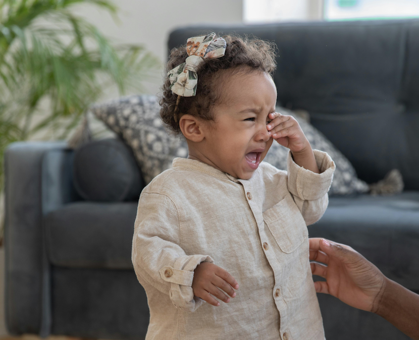 « Mon enfant est adorable avec tout le monde… et en crise avec moi ! »
