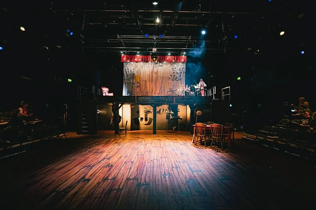 Had the pleasure of construction managing this magic production of Treasure Island designed by @isabell_m2 !

Built by the team @frans.t0 , @tombwhite and @ed.rayner_sc