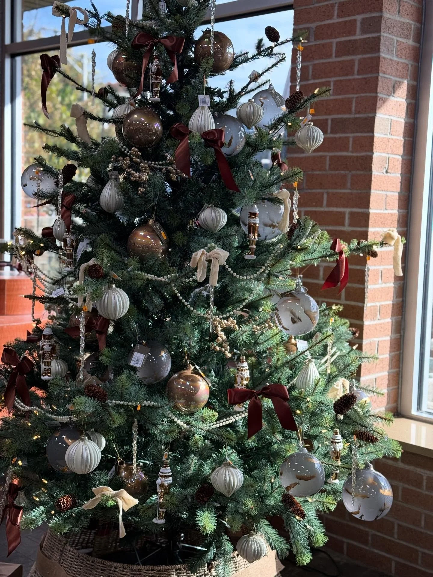 #espresso #brown #neutral #christmastree #christmasornaments #fortlee #fortleenj #bergencounty #metropolitanplantandflowerexchange #mpfx #christmasdecor #christmasgifts #winterwonderland #christmasshopping #shoplocalnj