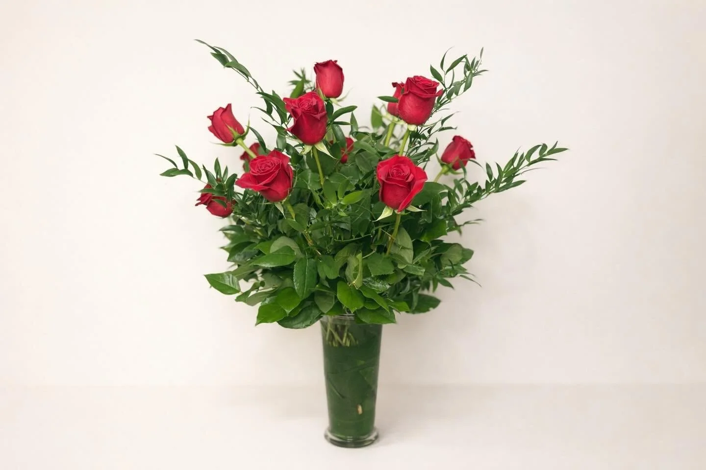 Classic Dozen Roses 🌹