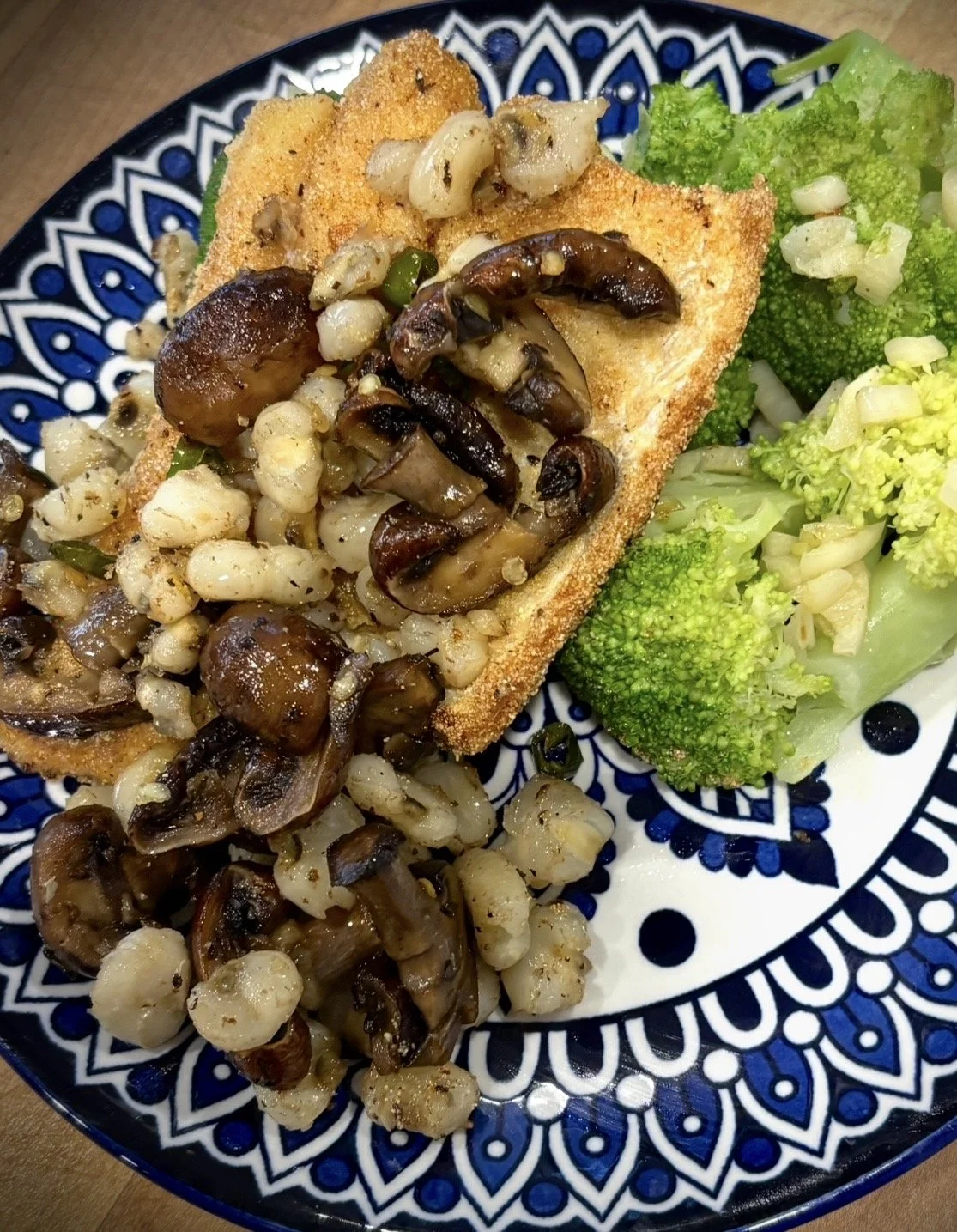 CORN-MEAL CRUSTED WALLEYE
