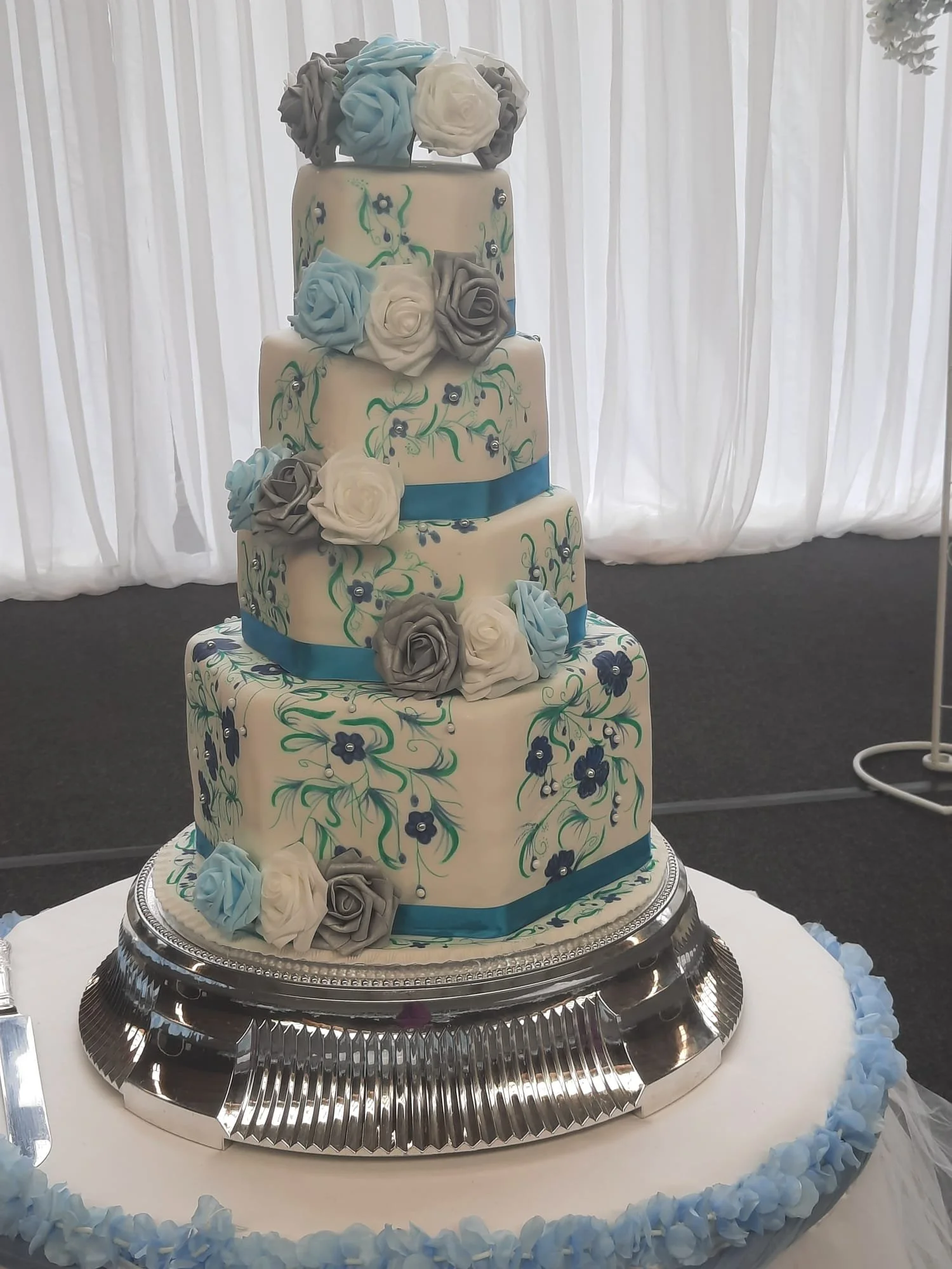 blue tower cake.jpeg