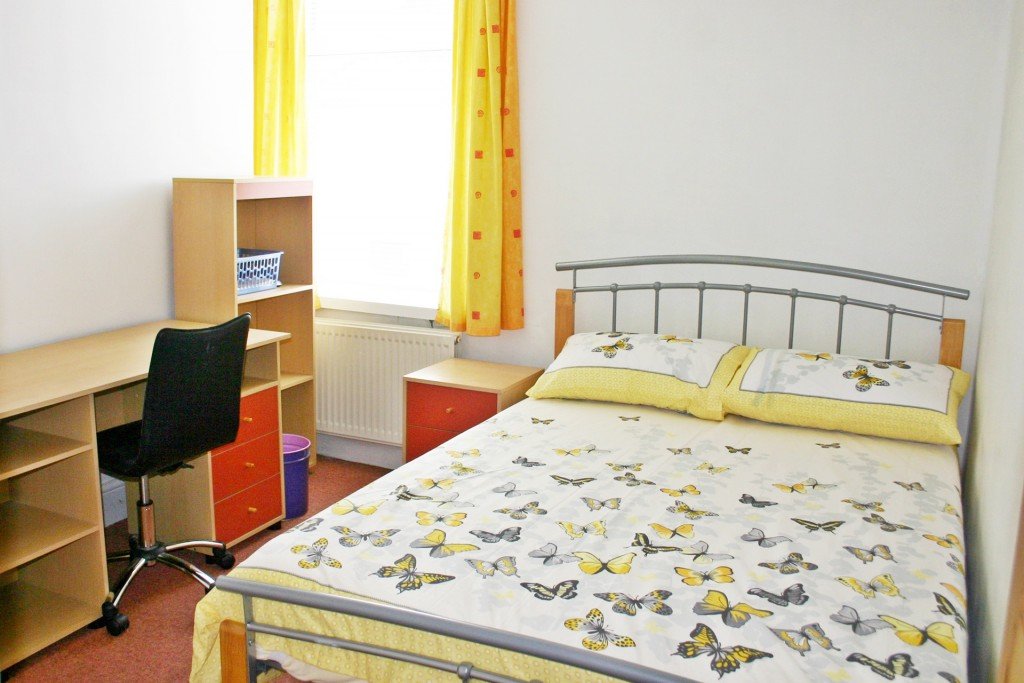 37 Kirkes Road 🛏️5