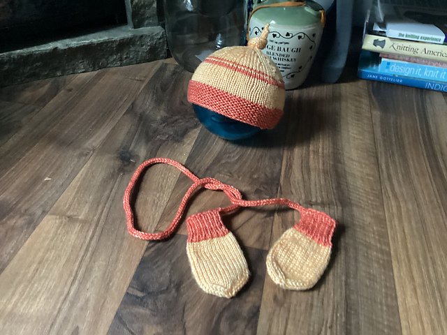 Top Knot Hat & Mittens