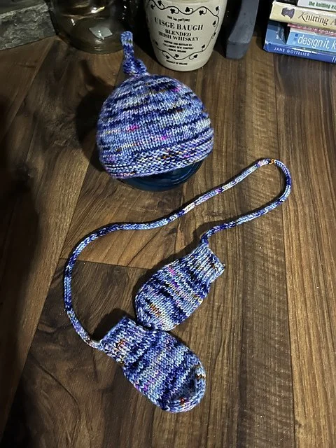 Top Knot Hat & mittens