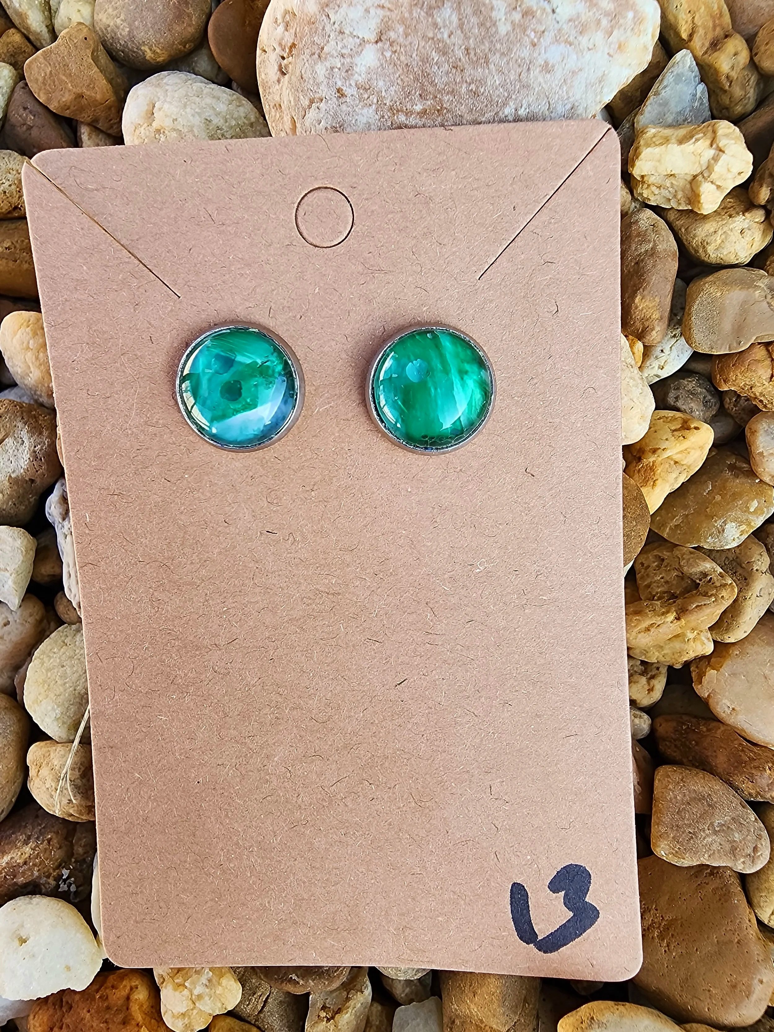 Post earrings- green