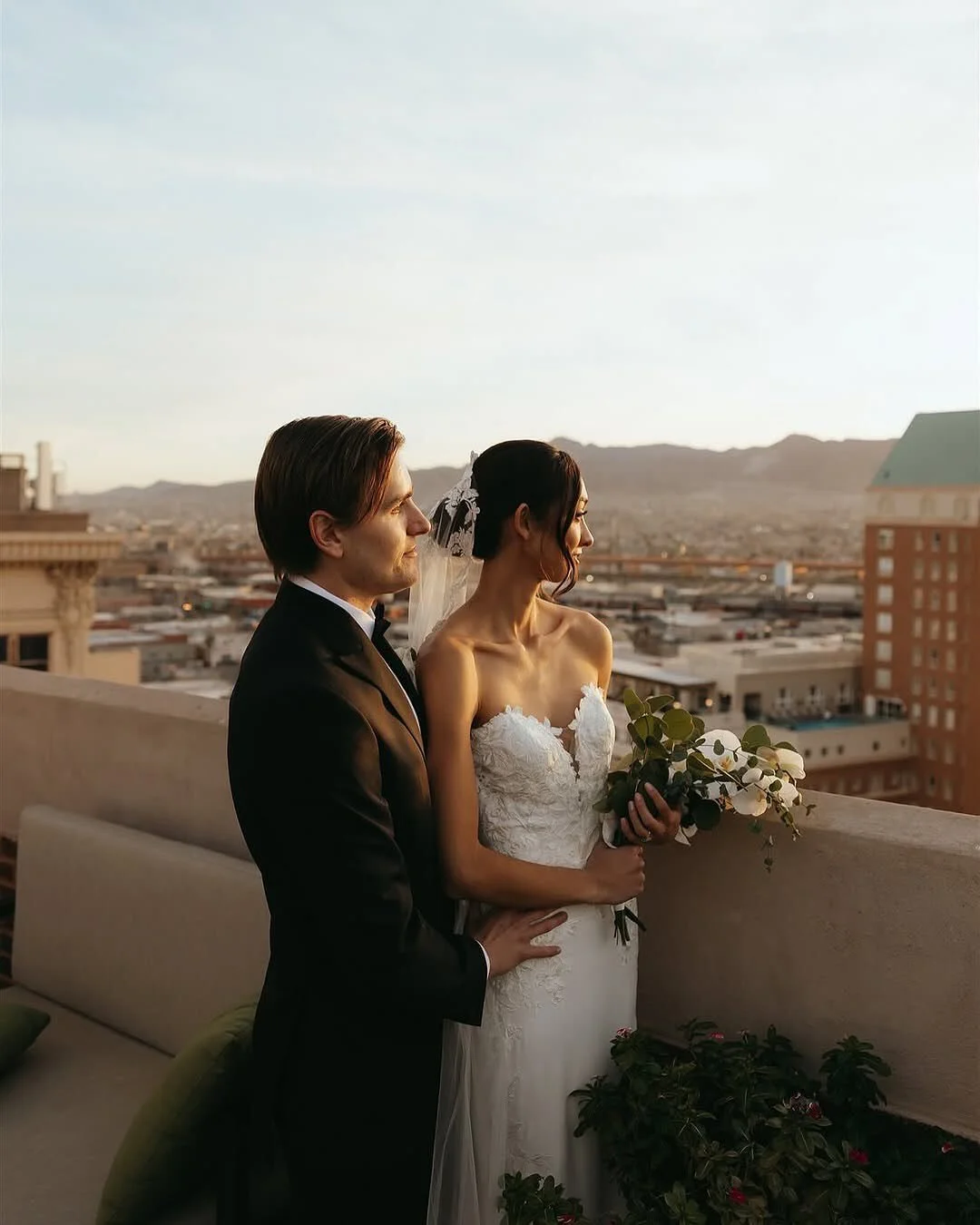 To have and to hold from this unforgettable day forward...
πΈ: @vfineemoments
π The Plaza Hotel Pioneer Park, El Paso, TX