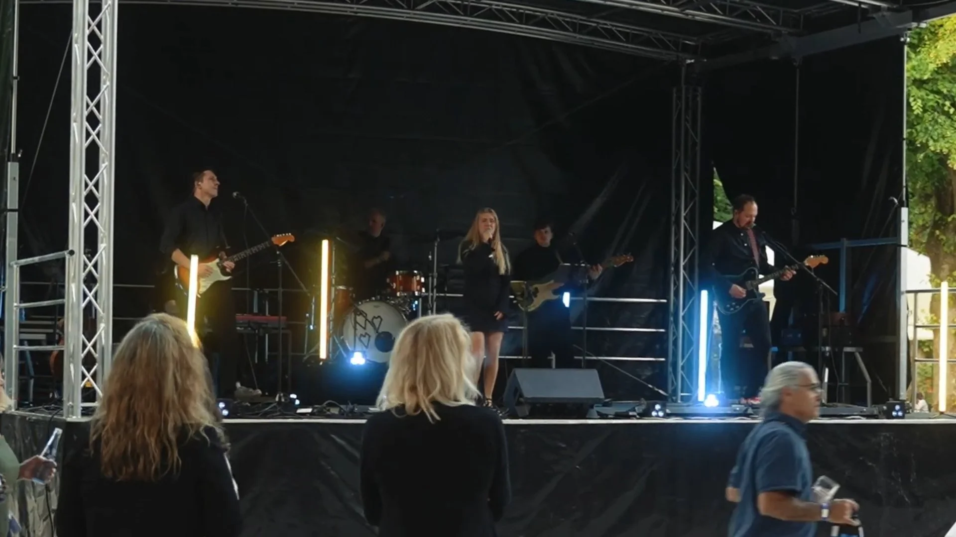 Musikfürfirmen Liveauftritt Thumbnail zum Video.jpg