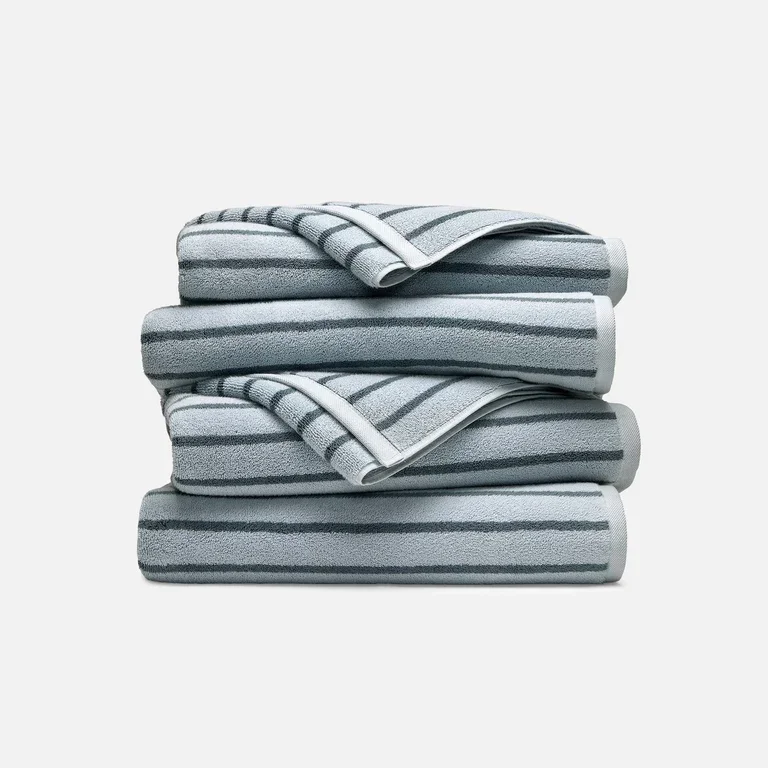 Super-Plush Set of 4 Bath Towel Bundle (Striped Frost)