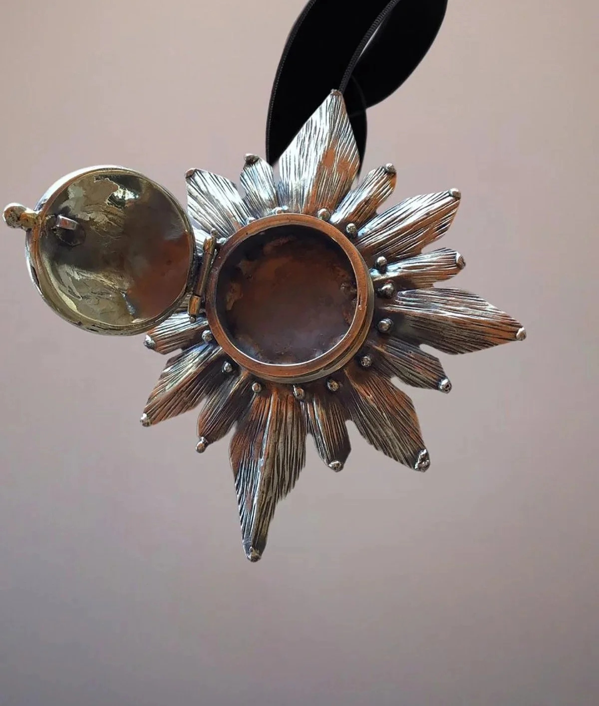 eclipsenecklace-eclipsejewelry-titalopez.jpg