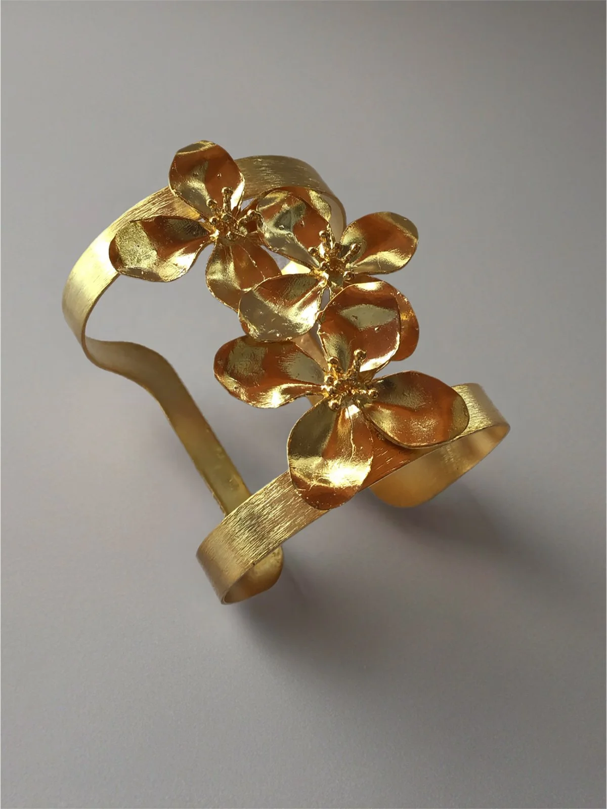 Flower blossom bracelet