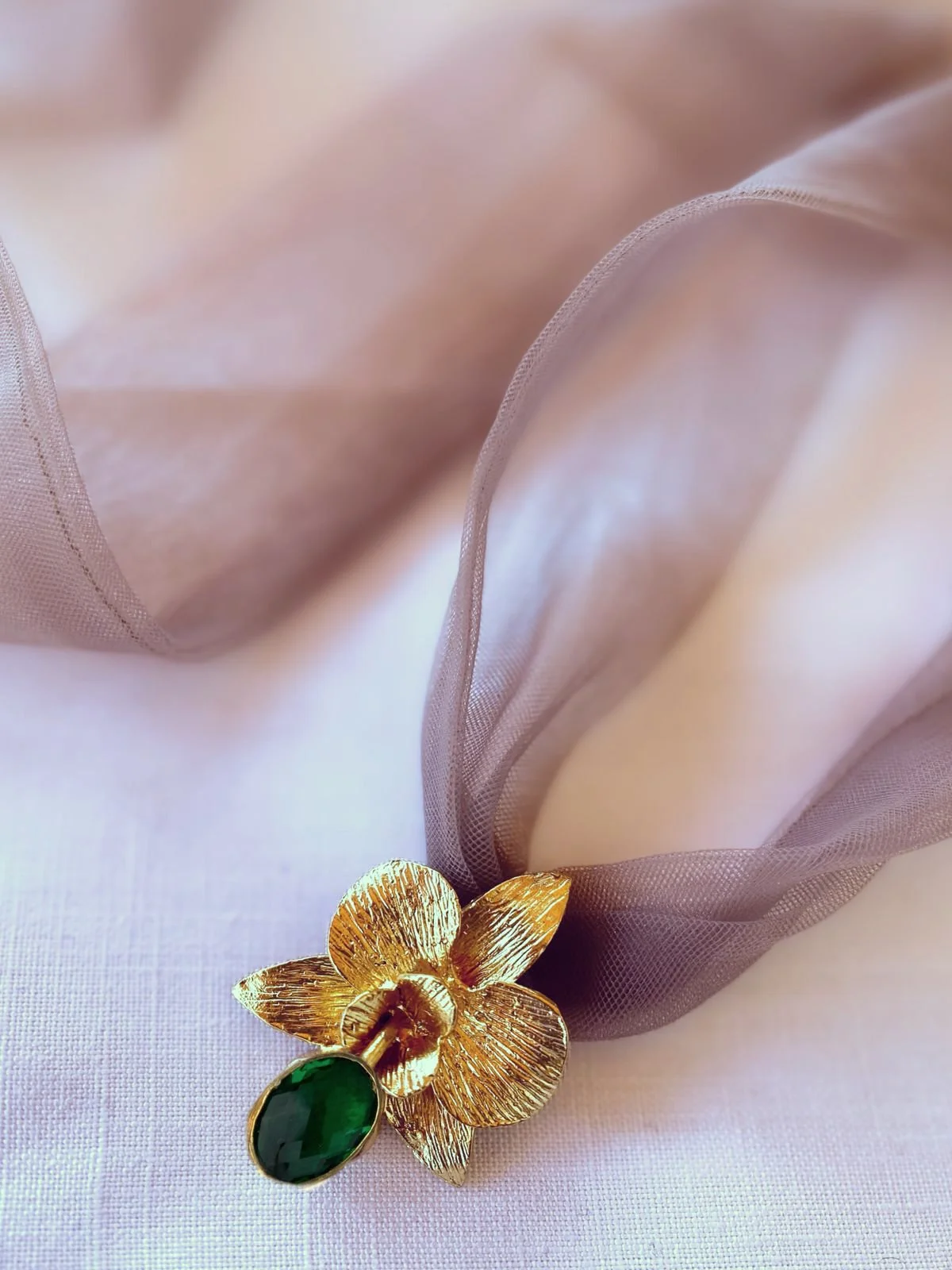 azar-goldorchidgreen-goldnecklace-orchid-titalopez.jpg