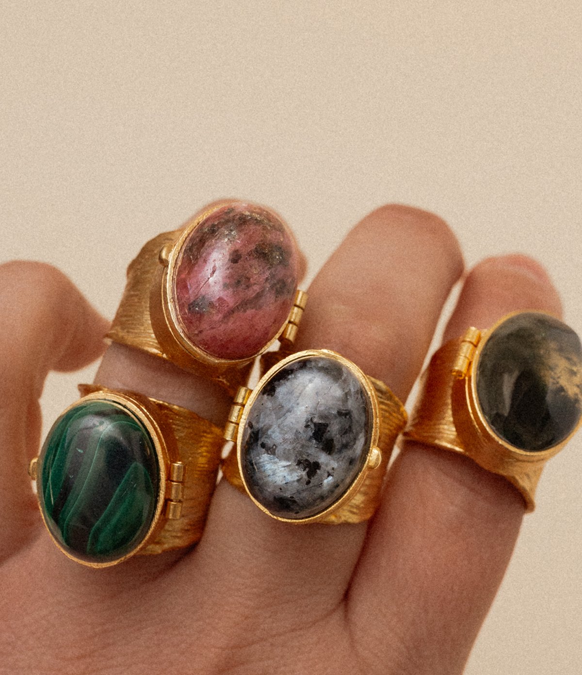azar-quartzrings-quartzring-poisonring-titalopez.jpg