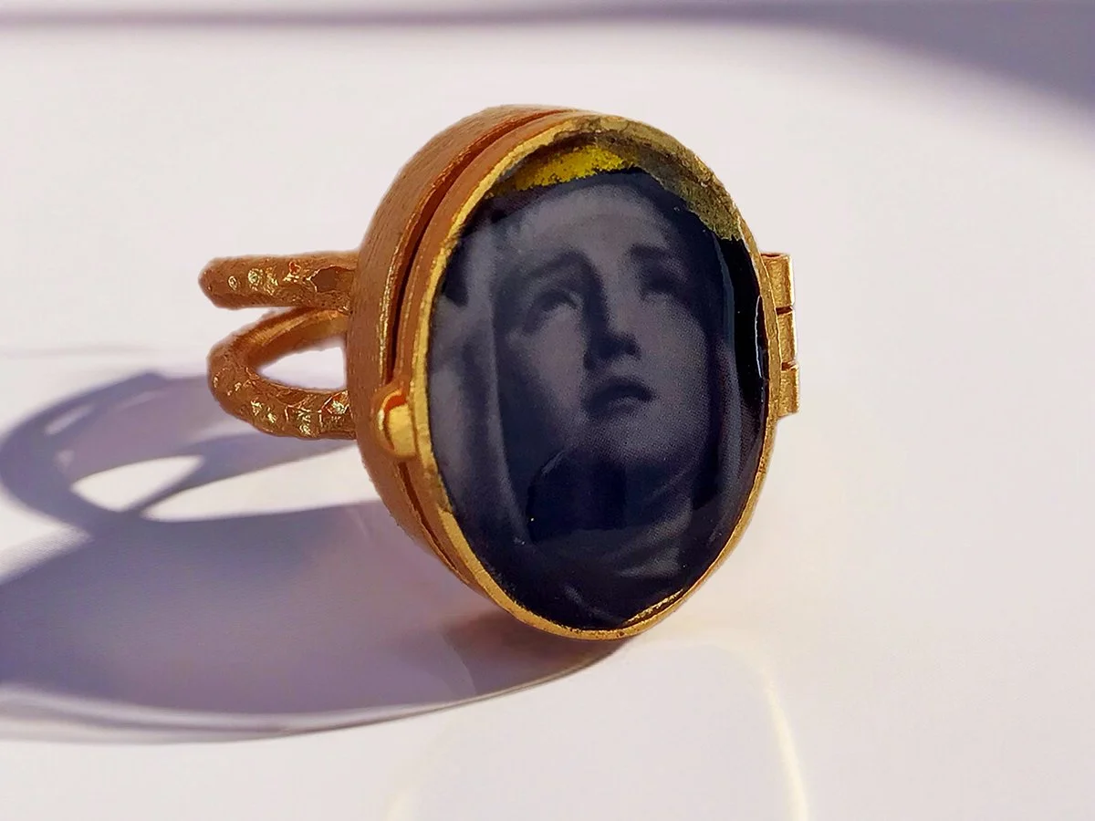 Dolorosa Locket ring