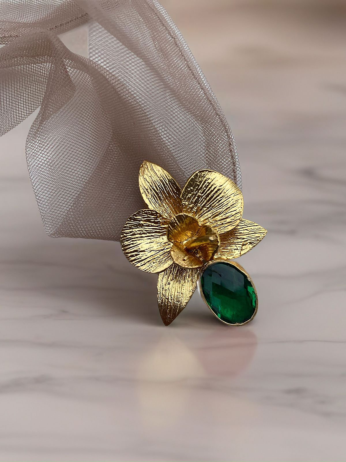 azar-greenorchidnecklace-orchidnecklace-titalopez.jpg