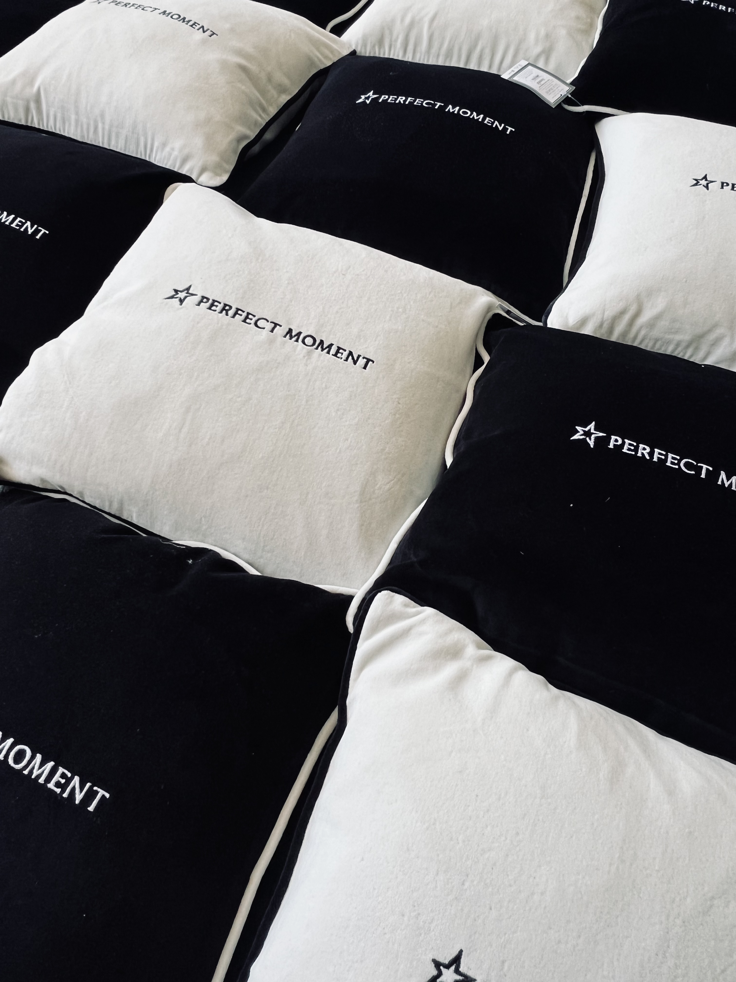 MES X PERFECT MOMENT