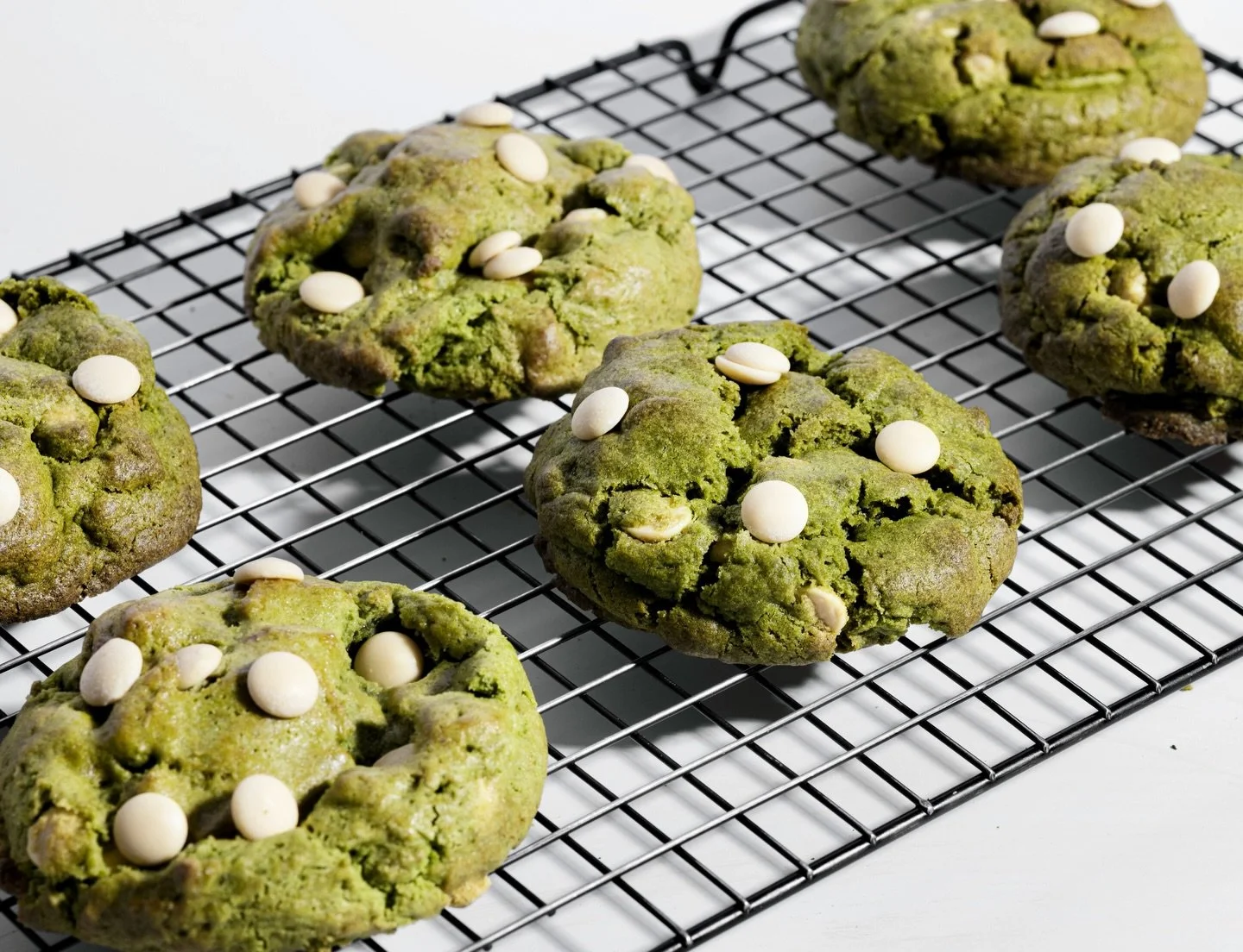 Matcha cookies fresh out the oven @lilis_bakehousee 💚🍪✨🥹🍵