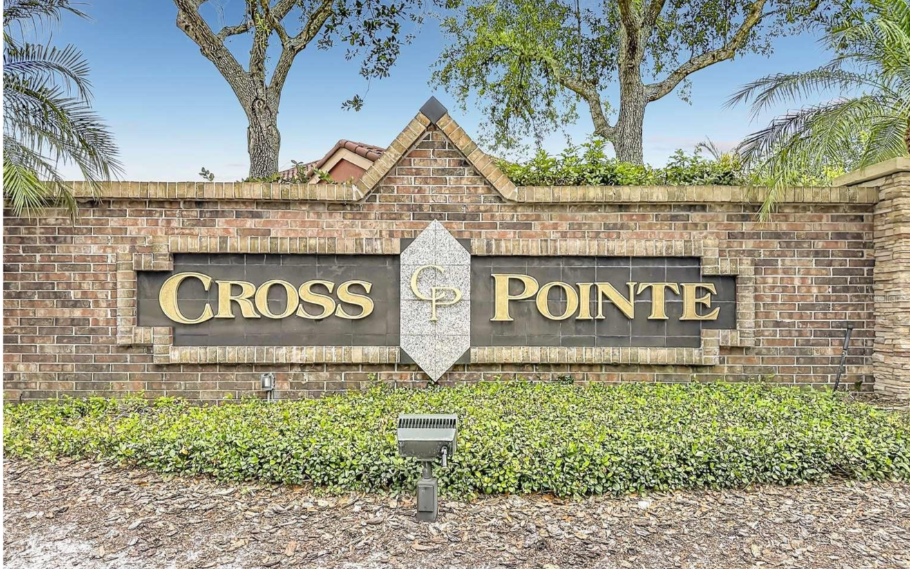 CROSS POINTE - EAST LAKE WOODLANDS