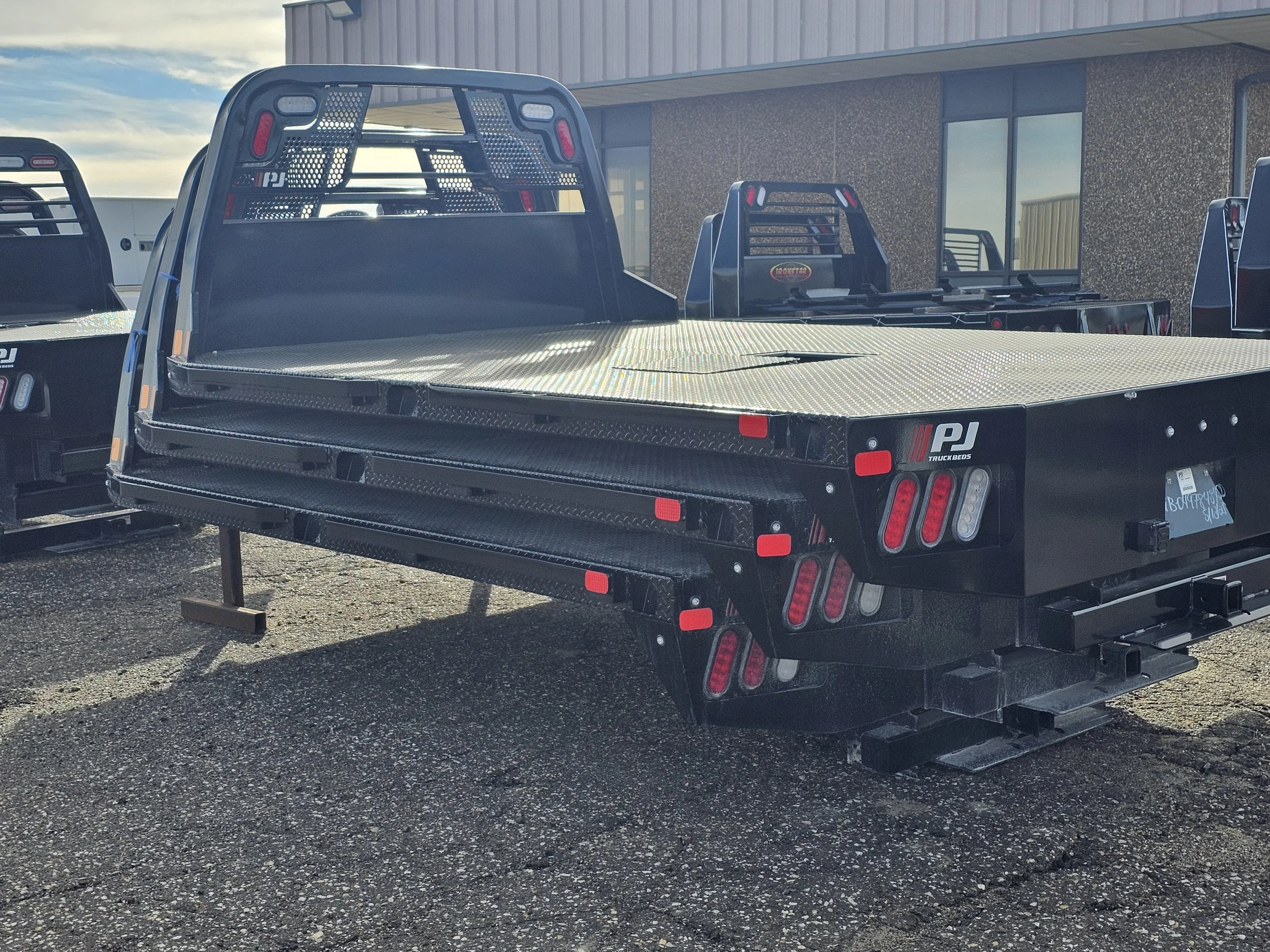 11- Foot Flatbed 11'4"/97"/84"/34" SD for Dually Cab to Axle 84"