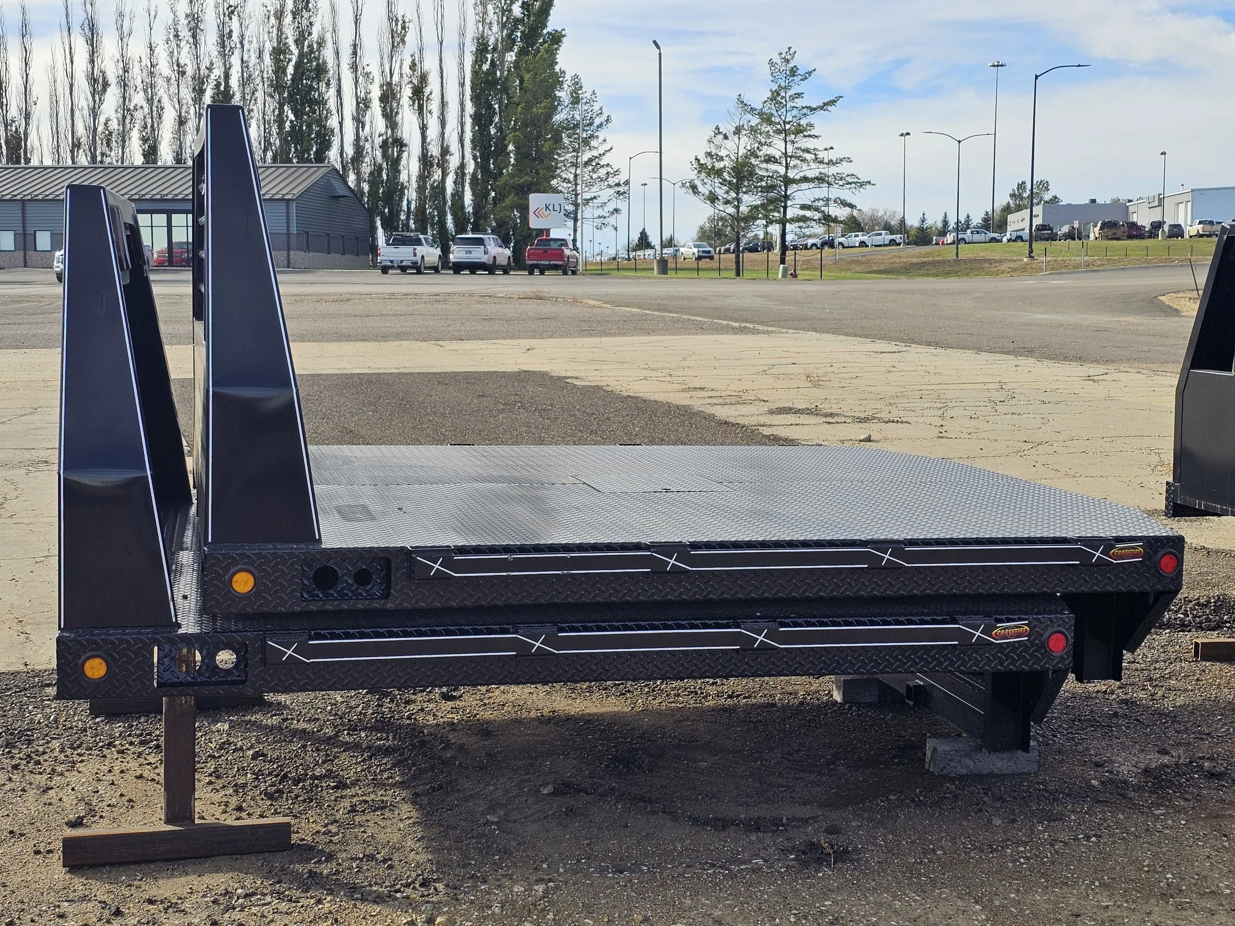 CROSSFIRE 82" X 8'6" X 38" FLAT BED WITH STAKE POCKETS AND RUB RAIL - Box delete only.