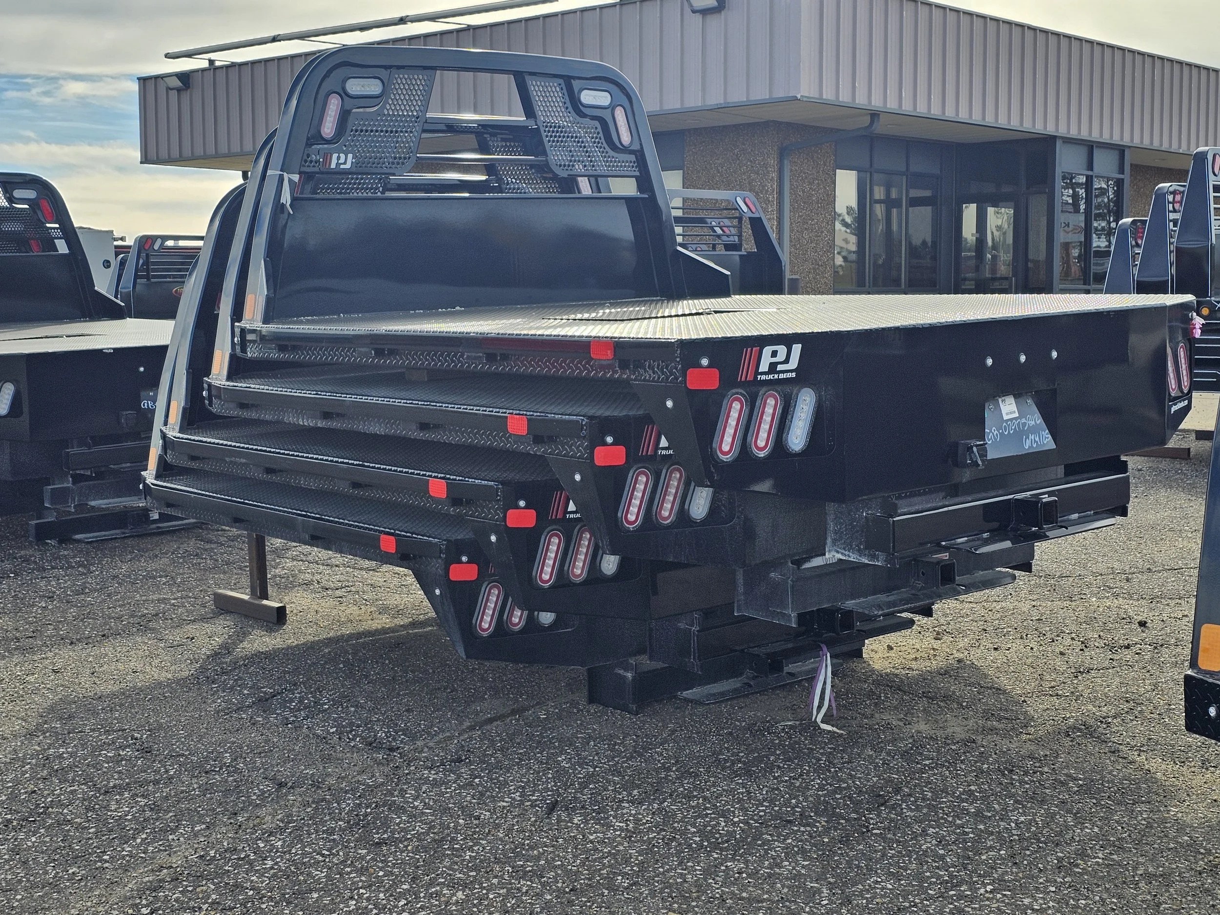 8-foot Flatbed 8'6"/84"/58"/42" - For Single Wheel - Cab to axle 58"