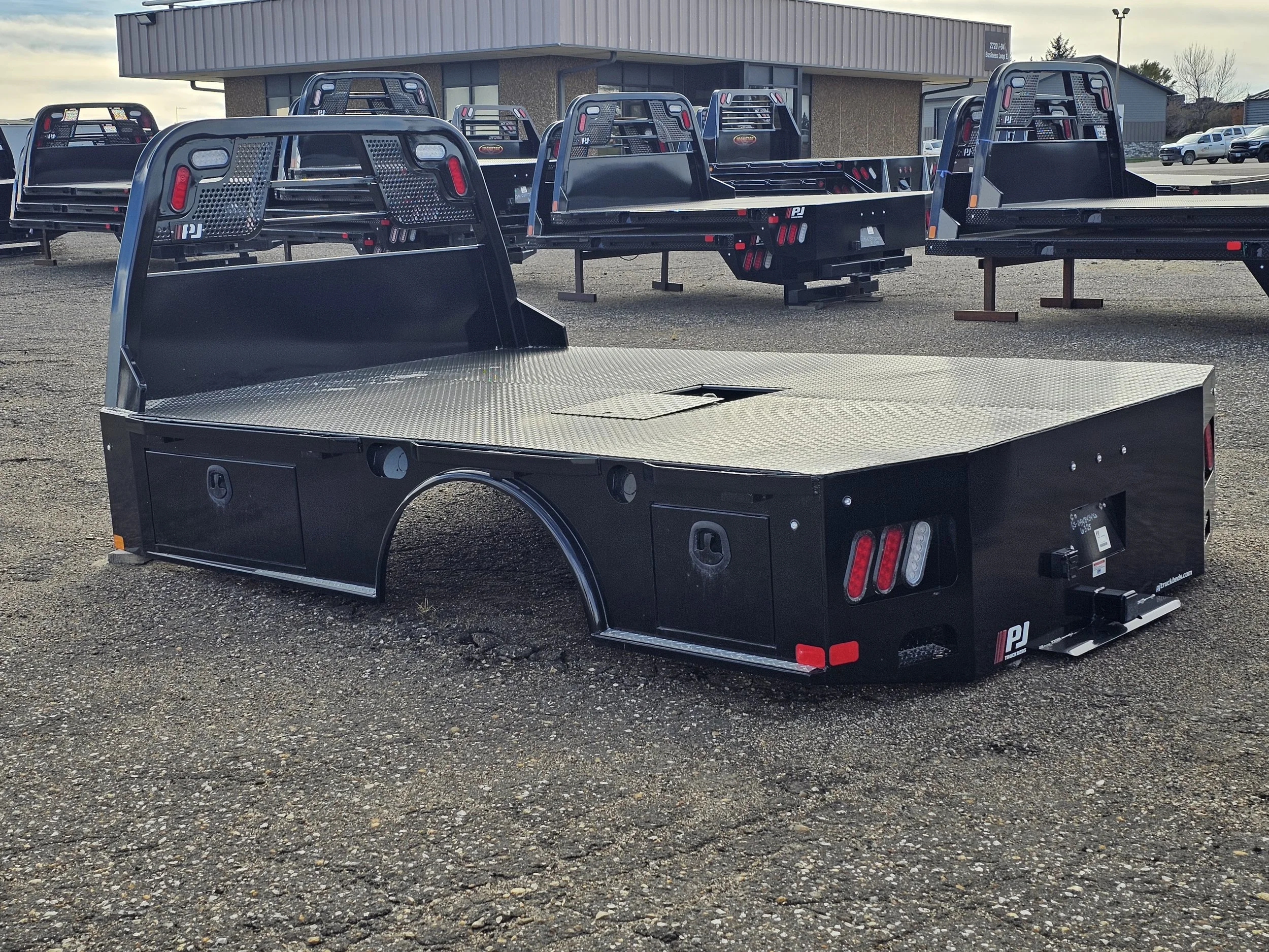11-Foot Skirted Flatbed 11'4"/94"/84"/34" for Dually -Cab to Axle 84"