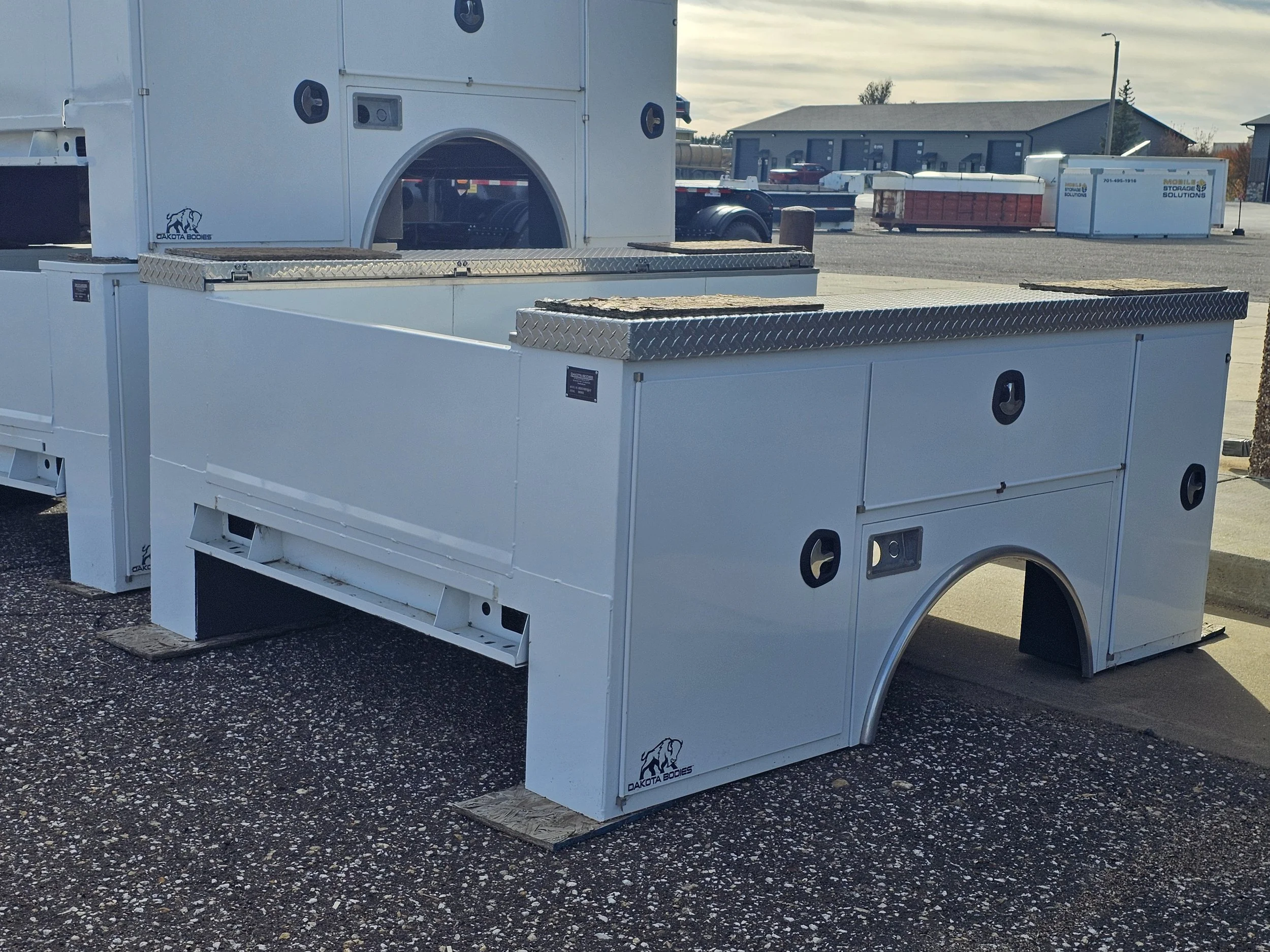 SERVICE BODY GEN II ALUMINUM 98" X 40" X 77-3/4" for Single Wheel