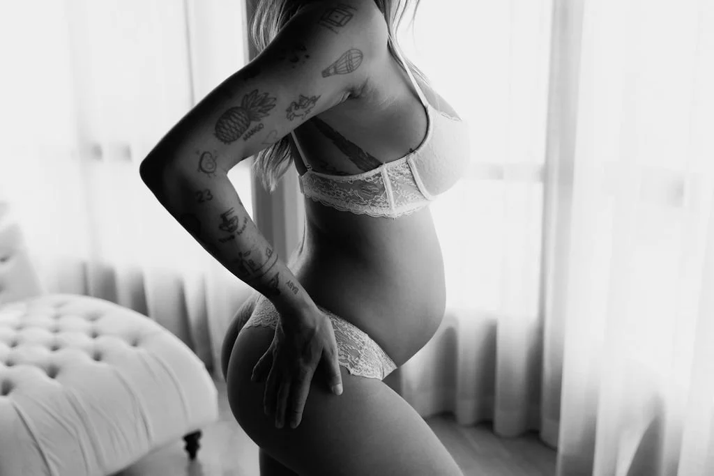 EbbaPregnancyMaternityBoudoirPhotoshootPalma-ByAdeleBoudoirMallorcaPhotographer-114.jpg