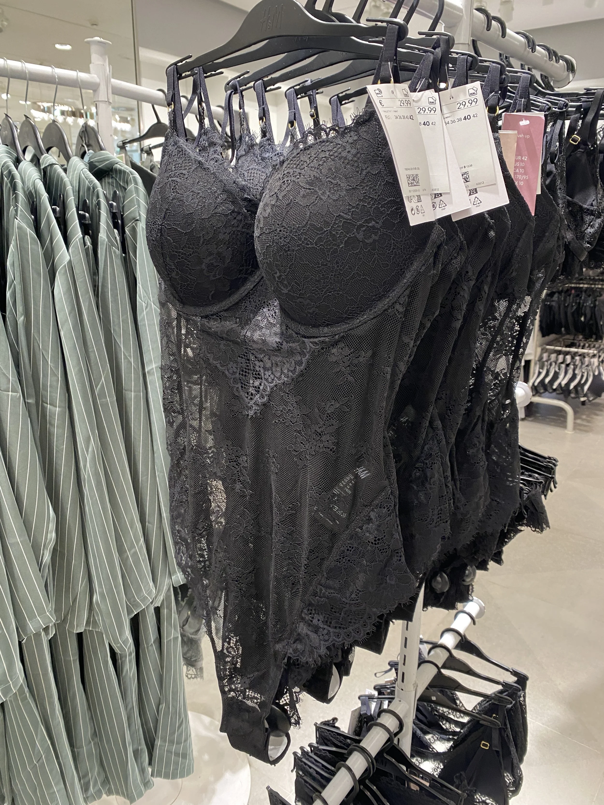 H&M lingerie shopping Palma de Mallorca7.JPG