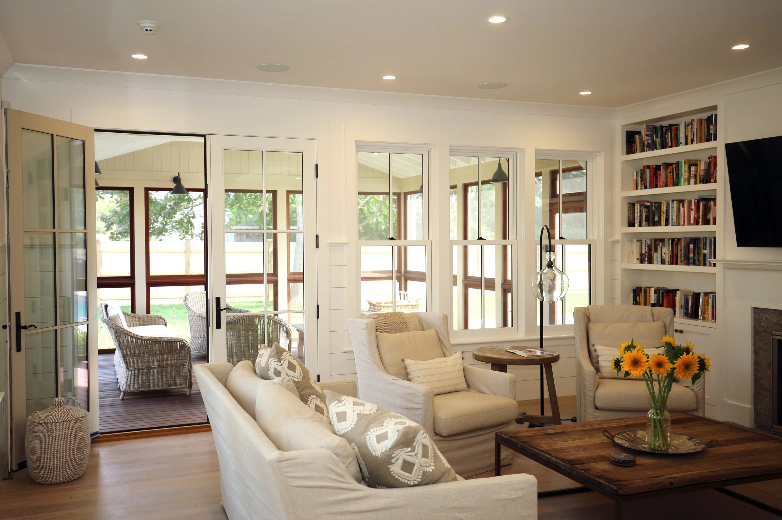 sullivan+associates architects_sitting room to porch_2637.jpg