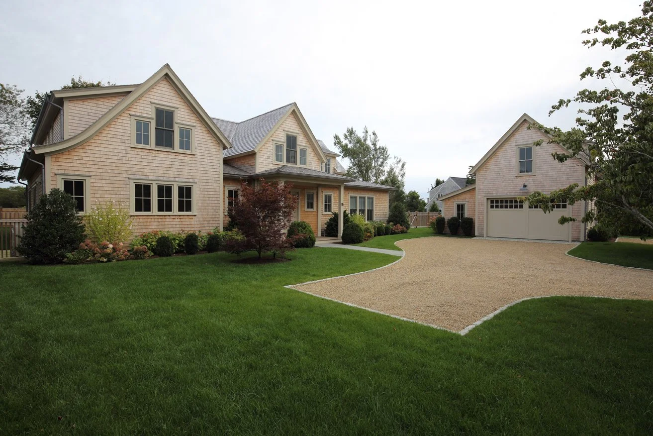 sullivan+associates architects_front of house with garage_2547.JPG